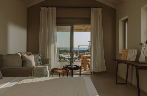 Kanali Villa | Unitary Villa with private pool | Nama Seaside Villas