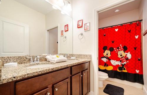 Davenport House | Universal 3BR Townhome with Pool