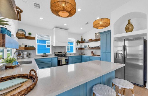 Port Bolivar House | UNOBSTRUCTED Beach AND Bay views, 100m to beachnnn