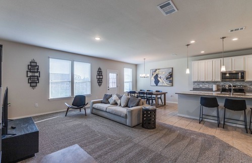 Weston House | Unparalleled elegance in Aubrey