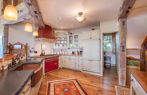 Crested Butte House | Unparalleled Views in Downtown CB, 3,900 SQFT! Spring Skiing Still Available!
