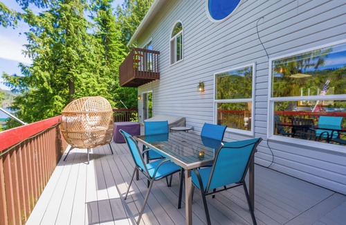 Bayview House | Unplug and reconnect with nature - book your stay and wake up to the lake's magic!