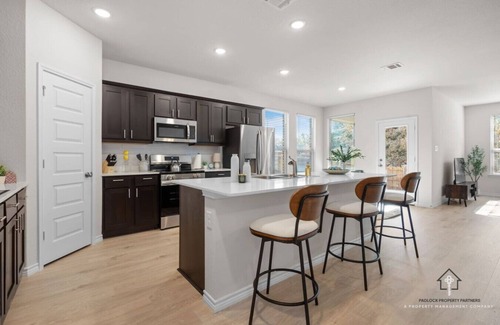 Denton House | UNT/TWU/DT Denton/New/King Bed
