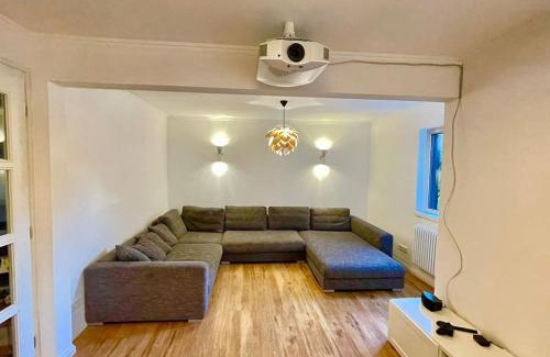 Region Hannover District Apartment | Unterkunft für Familien und Gruppen in Seenähe mit Garten