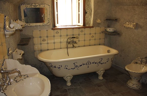 Jassat House | Unusual: A typical Auvergne house at the foot of the Sancy massif