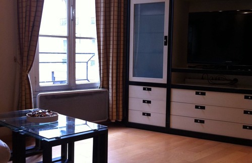 Archives Apartment | Unusual, Charming 16th Century Apt Near Place Des Vosges