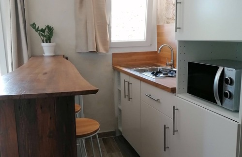 Besse-sur-Issole Other | Unusual cottage: La Bergerie des Restanques! For nature lovers!