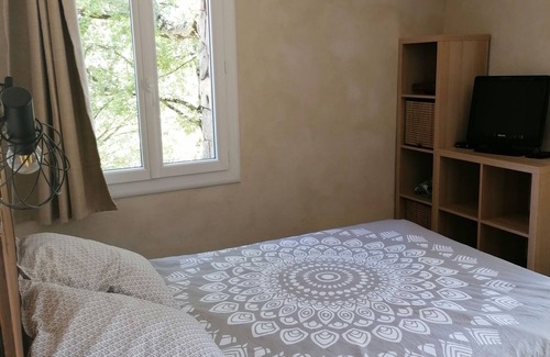 Besse-sur-Issole Other | Unusual cottage: La Bergerie des Restanques! For nature lovers!