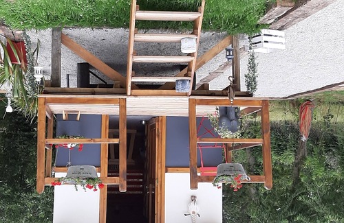 Conde-sur-Vire Cabin | Unusual s2jour caravan rental