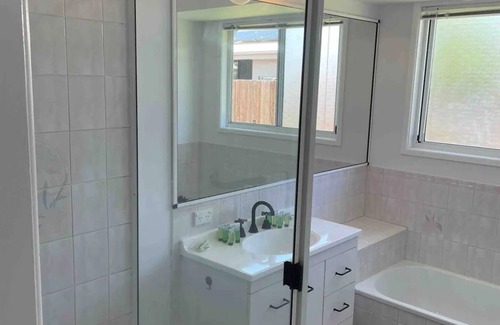 Bargara House | Unwind and relax at the newly renovated Archie’s Beach Retreat