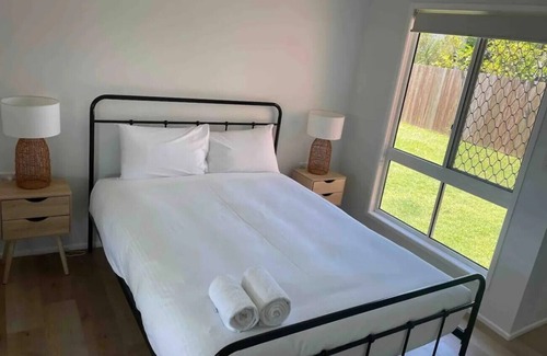 Bargara House | Unwind and relax at the newly renovated Archie’s Beach Retreat