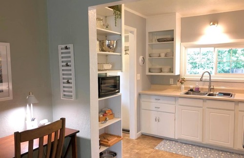 Amazon House | UO 8 blocks, USC Game Weekend Open, Full Kitchen, Comfy Beds, Walk to Autzen