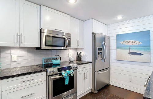 Fort Myers Beach Condo | UP TO 30% DISCOUNT ON REGULAR RATES!! MODERN OCEAN AND SAND BEACH FRONT!