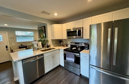 St. Petersburg - Clearwater House | Updated 2 bedroom 2 bath house convenient to downtown St Pete and beaches.
