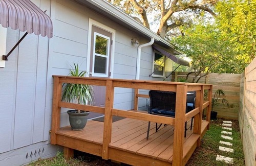 St. Petersburg - Clearwater House | Updated 2 bedroom 2 bath house convenient to downtown St Pete and beaches.