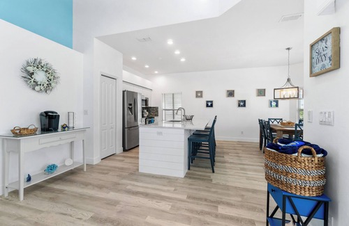 Falcons Glen House | Updated 3-bedroom house in Lely Resort, with private pool and golf course view.