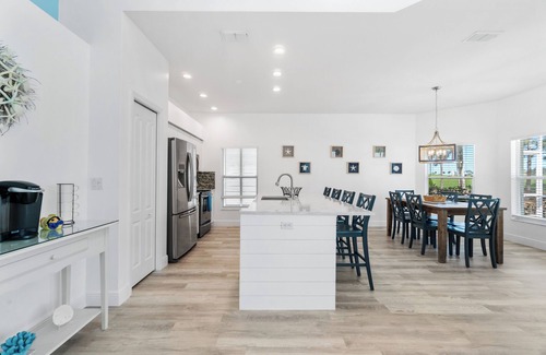 Falcons Glen House | Updated 3-bedroom house in Lely Resort, with private pool and golf course view.