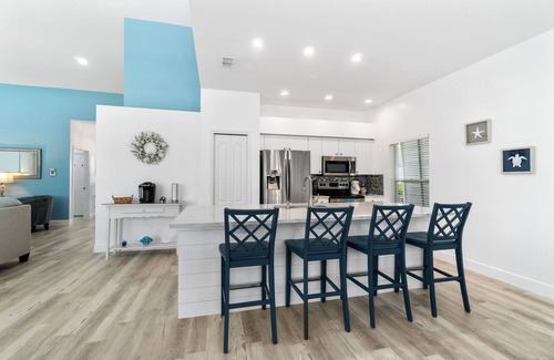 Falcons Glen House | Updated 3-bedroom house in Lely Resort, with private pool and golf course view.