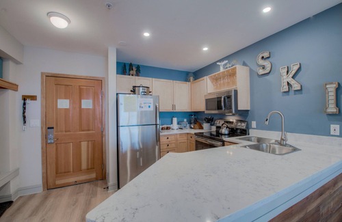 River Run Condo | Updated-All New- Ski Slope View-Close to Gondola and Town