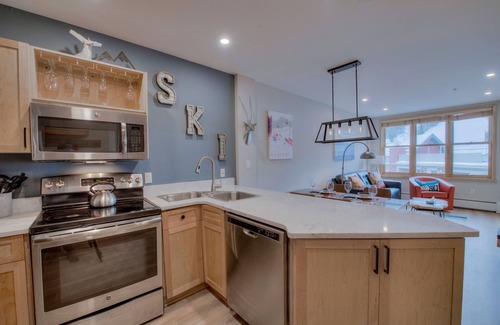 River Run Condo | Updated-All New- Ski Slope View-Close to Gondola and Town
