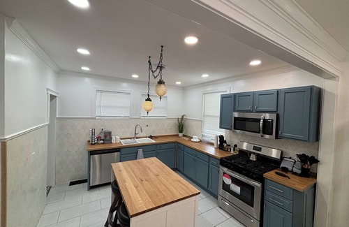 Belmont Cragin House | Updated Chicago Bungalow on a Beautiful and Calm Neighborhood Greenway Boulevard