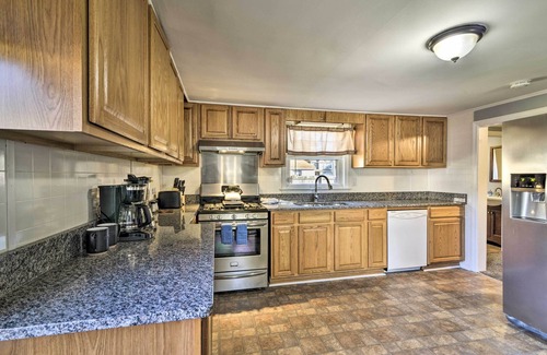 Bayview House | Updated Coastal Home w/Grill, Blocks to Beach