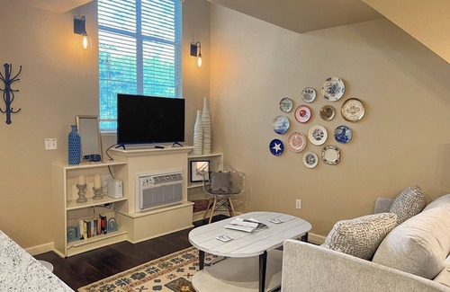 Fayetteville Condo | Updated dog-friendly condo with open-layout and central AC - near local trails