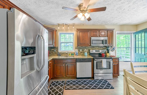 Louisa House | Updated dog-friendly house with water access, firepit, WiFi, & boat slip launch