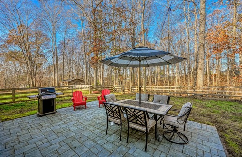 Louisa House | Updated dog-friendly house with water access, firepit, WiFi, & boat slip launch
