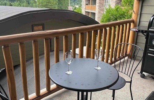 East Kootenay Condo | Updated Family Friendly Condo