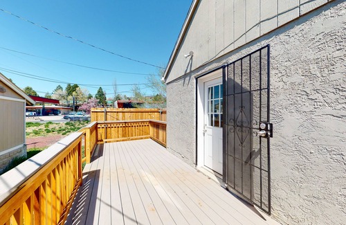 Flagstaff House | Updated home with mountain view, deck & washer/dryer - walk to downtown