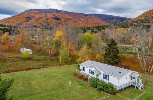 Hunter House | Upgraded! Perfect location seconds from Hunter Mtn! Incredible views! King bed!