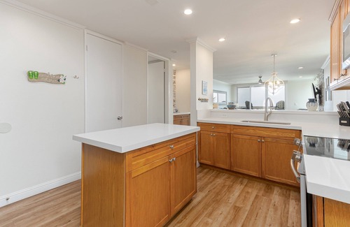 Townsite Condo | Upper Beachfront-Steps From Water's Edge-D28 North Coast Village