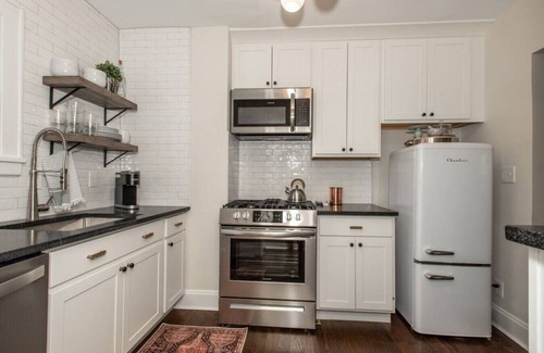 Mariemont Apartment | Upper Cambridge · Charming Cambridge