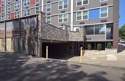 Corryville Apartment | Upscale 2 Bed Suite — Mins to Downtown Cincinnati!