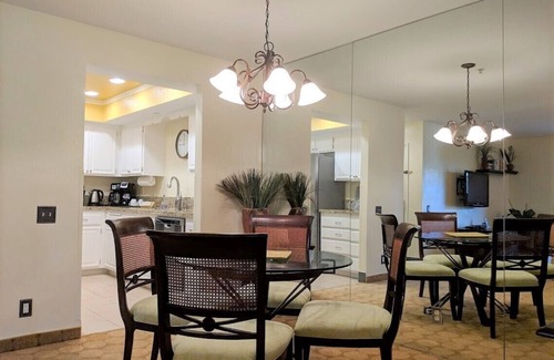 Downtown Palm Springs Condo | Upscale 2Bed/2Bath Condo at Prime Location w/Kitchen Laundry, WiFi, Security.