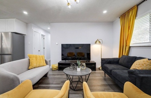 North Richland Hills House | Upscale 3BR/2B Cozy Home with Pool & Grill