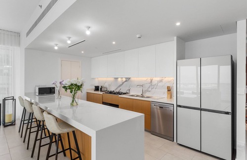 Dubai Marina Apartment | Upscale Apt w/Open Sea and Bluewaters Vws in JBR