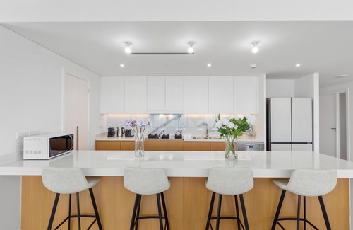 Dubai Marina Apartment | Upscale Apt w/Open Sea and Bluewaters Vws in JBR