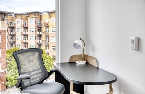 Old Ballard Apartment | Upscale Ballard 1BR w/W/D, BBQ & Gym, near Waterfront, by Blueground