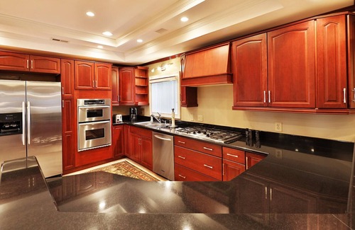 Drayton House | Upscale Fully Furnished Executive Home