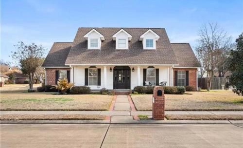 Alexandria Villa | Upscale Hideaway with 2 King Beds Disney Plus Fast WiFi Private POOL & Gated Yard