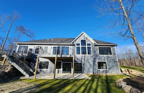 Nisswa House | Upscale home on North Pines!