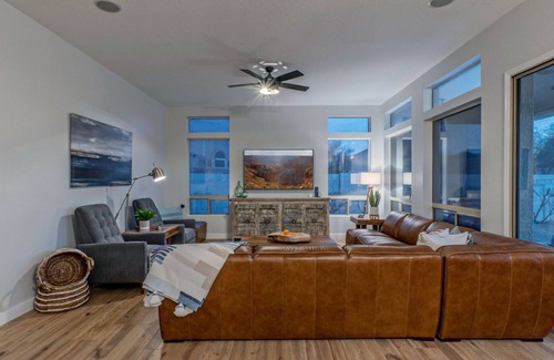 Las Sendas House | Upscale in Mesa: Private Htd SALT WATER Pool, Hot Tub, Ping Pong & Pool Tables, Golf