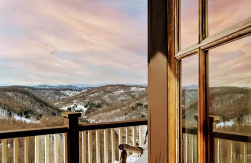 Wolf Laurel Ski Chalet | Upscale mountain retreat w/hot tub and WOW VIEWS!