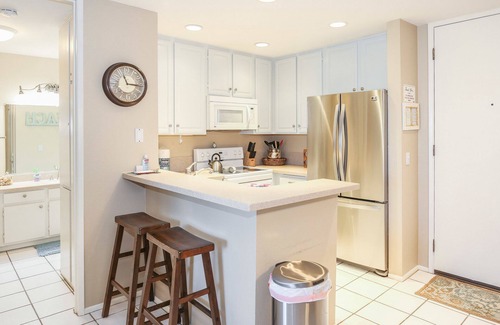 Oceanside Condo | Upscale One bdrm condo- Stunning Ocean & Harbor views -E201 North Coast Village