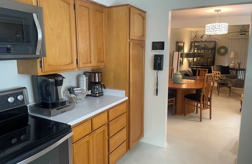 Tucson House | Upscale Patio Home with Designer touches in Tucson Close to TMC/Riverwalk