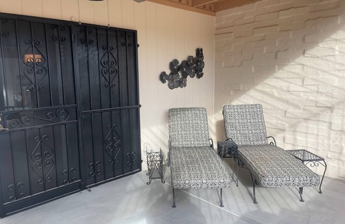 Tucson House | Upscale Patio Home with Designer touches in Tucson Close to TMC/Riverwalk