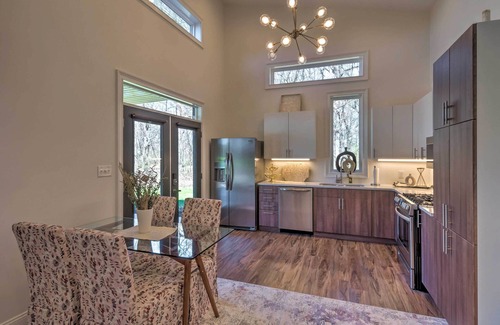 Cunningham Cabin | Upscale & Quiet Paducah Retreat on 15 Acres!