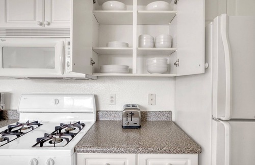 South San Jose Apartment | Upscale San Jose 1BR w/Gym, Pool & W/D, near WF & Costco, by Blueground